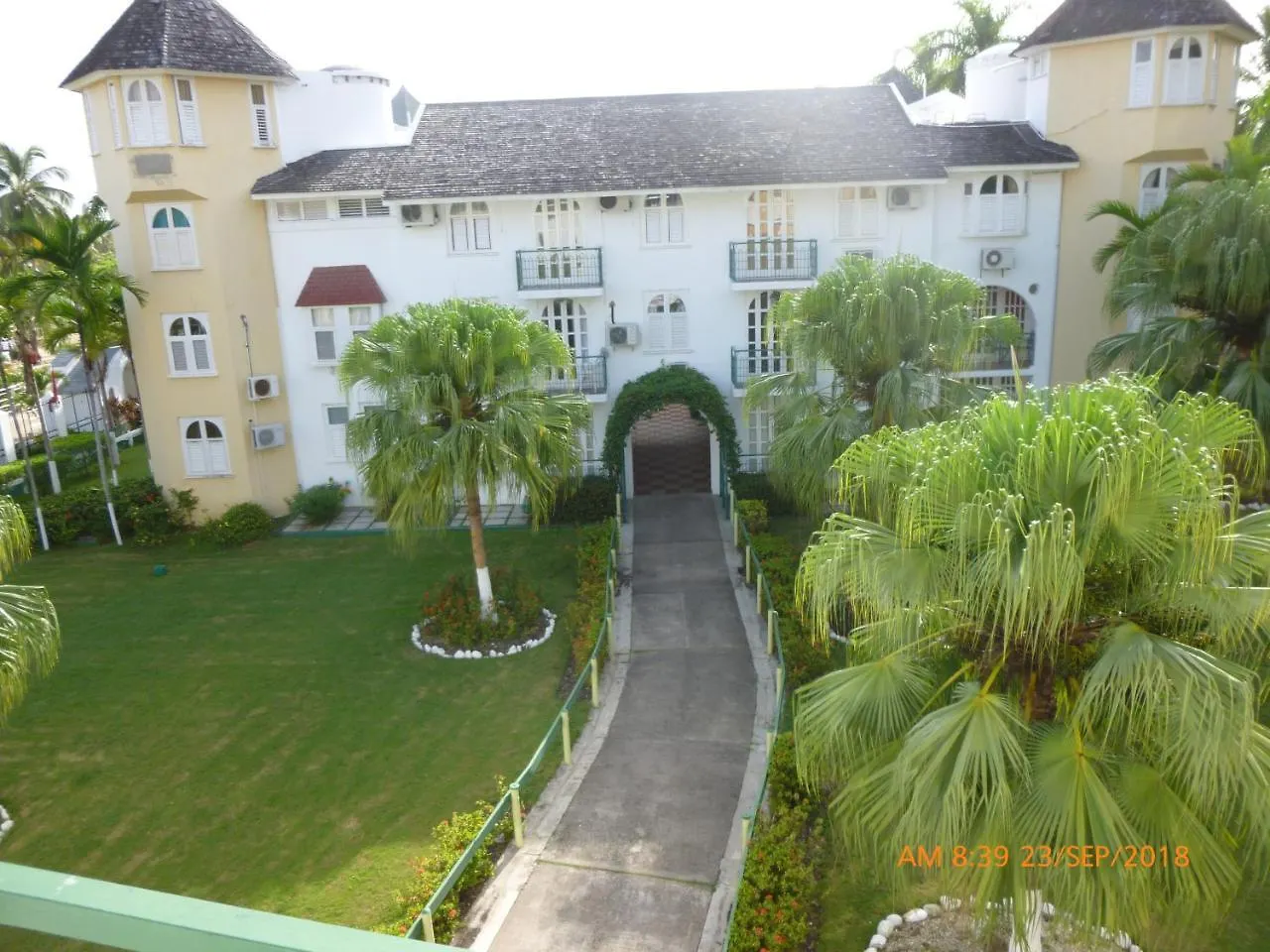 Sandcastles # E26 Ocho Rios Daire