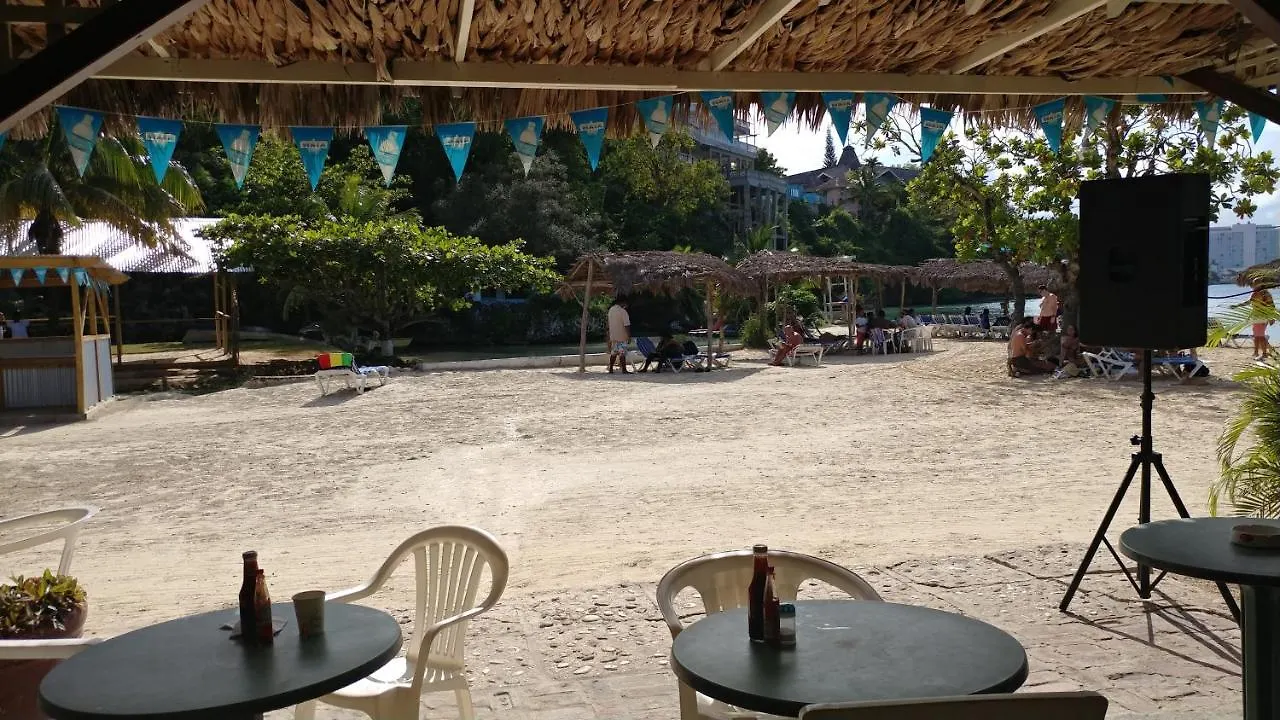 Sandcastles # E26 Ocho Rios 0*,